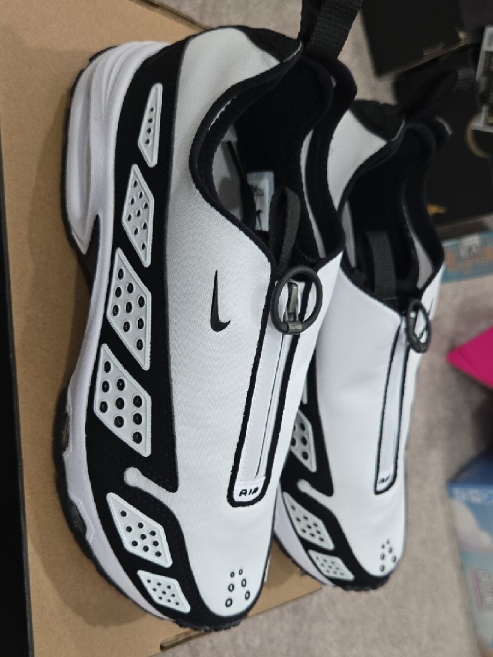 Women's Nike Air Max SNDR Size 7.5 - Picture 3 of 3